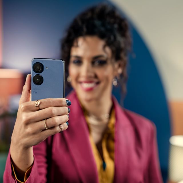 Asus Zenfone9 Commercial Kv Stills 155